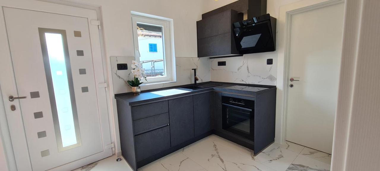 Apartment Rajna *